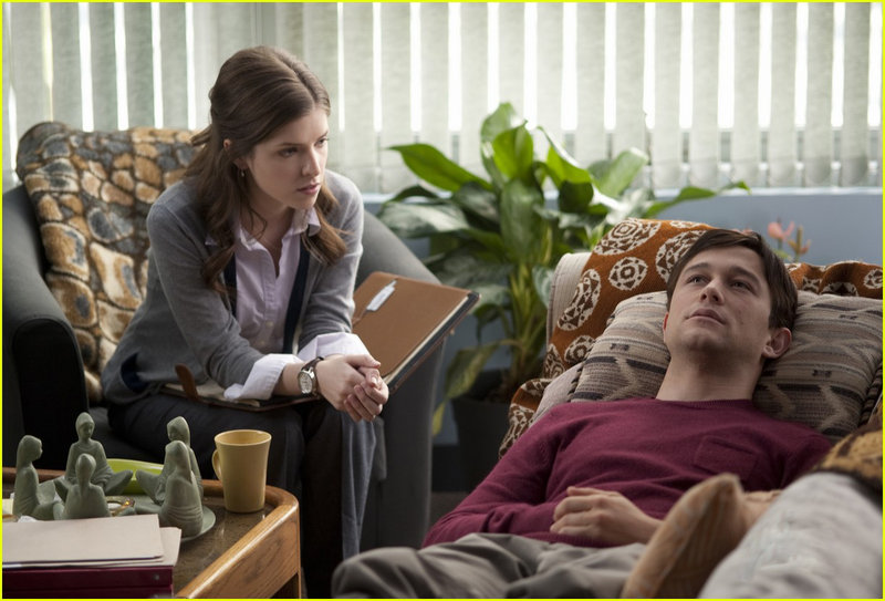 Anna Kendrick, with Joseph Gordon-Levitt in '50/50.'