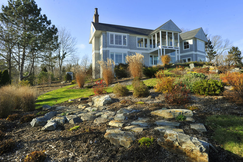 Cynthia and Steve Gray spent a year getting to know the setting before building their 4,400-square-foot “upside-down” dream house.