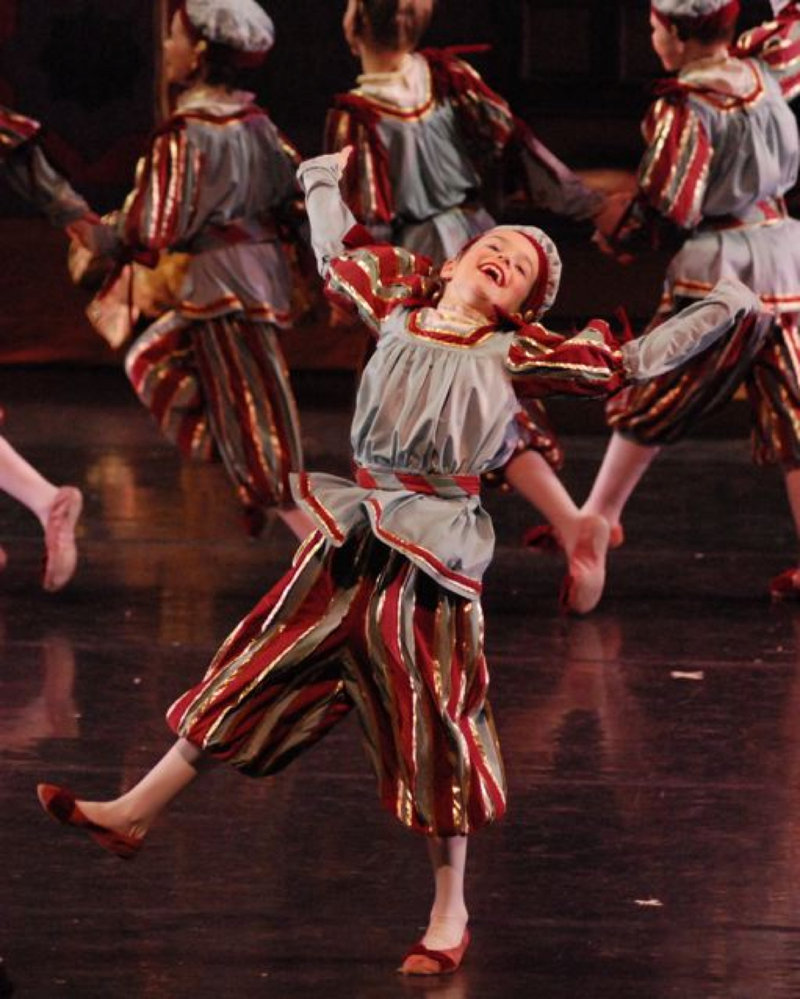 Polichinelle dancers appear from under Mother Ginger’s enormous skirt to perform a short dance.