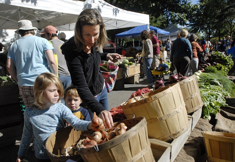 City councilors Monday authorized dairy farmers to sell unpasteurized milk at Deering Oaks, above, and Portland's other farmers markets without having to explain the risks of consuming raw milk. Councilors also authorized farmers market sales of malt liquor, hard cider and wine produced by Maine farms.