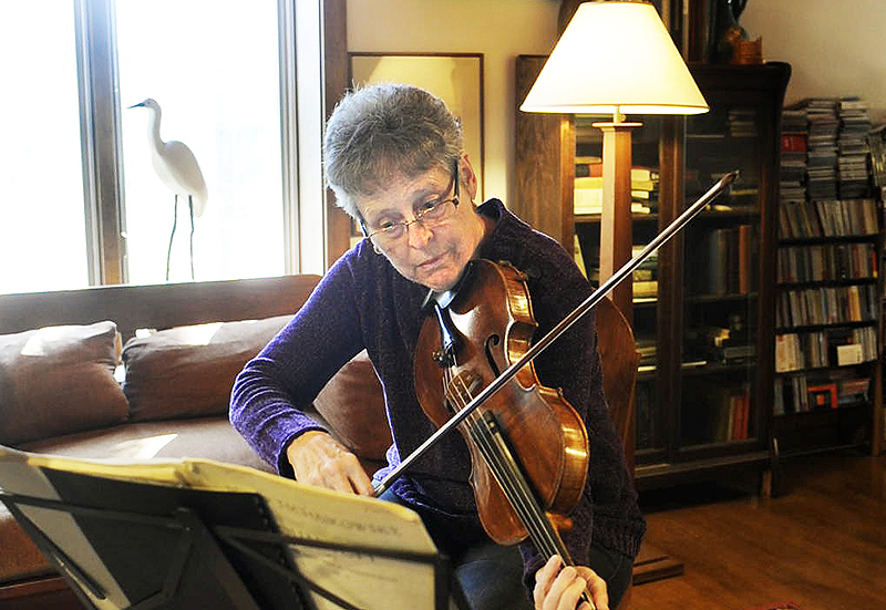 Violist Julia Adams