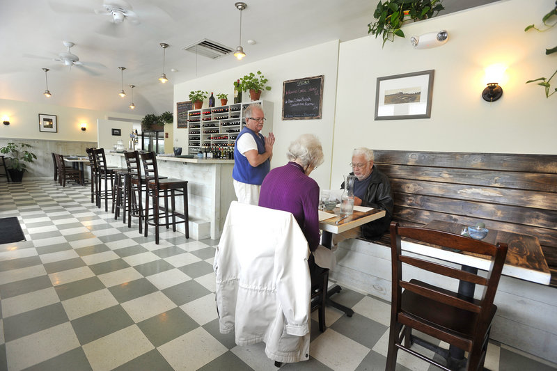 The atmosphere at Enio’s Eatery on Cottage Road in South Portland is clean, light and unfussy. The seating is kinder to couples than to large groups, but the delicious and uncomplicated food will please anyone.