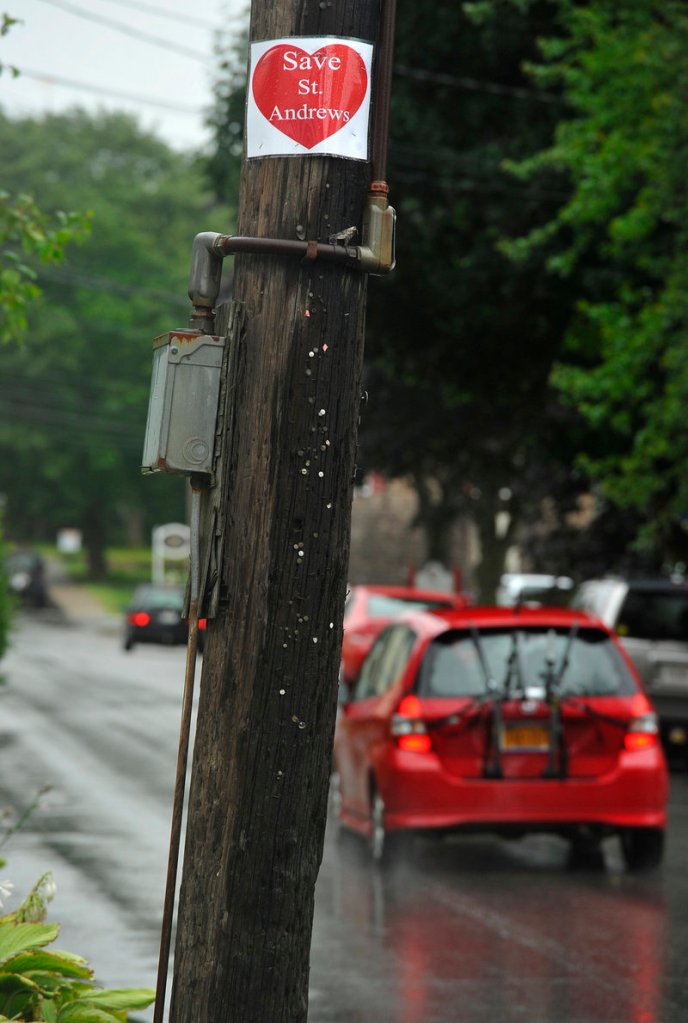 Signs of community support for St. Andrews pepper the landscape in the Boothbay region. In largely symbolic referendums held in four towns – Boothbay Harbor, Boothbay, Edgecomb and Southport – this year, 86 percent of the region’s residents opposed the emergency room closure.