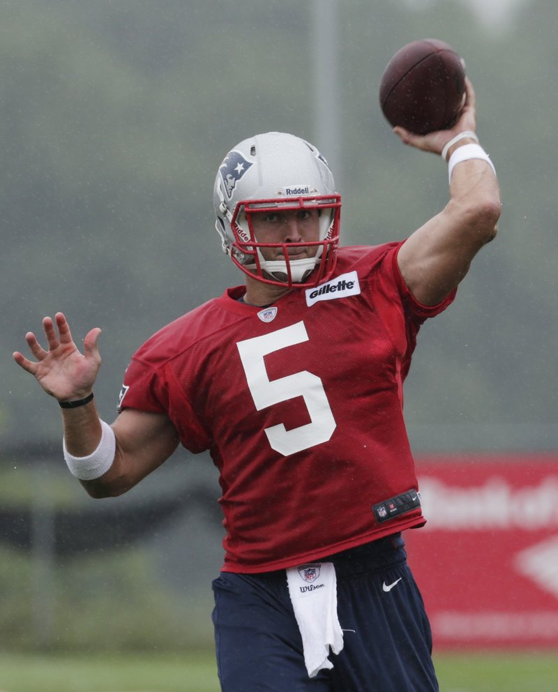 Tim Tebow showed in his first Patriots practice Friday that his passing was spotty but he also can make plays.