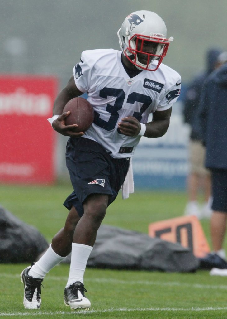 Veteran Leon Washington, a Patriots newcomer, practices on Friday. Washington is an accomplished return specialist, but it’s unclear if he’ll have a role on offense in New England.