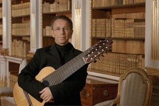 Swedish classical guitarist Goran Sollscher performs at Bates College in Lewiston on Dec. 8.