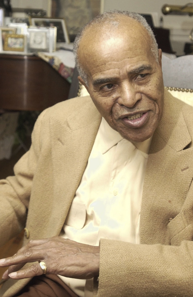 Jon Hendricks, an innovative jazz singer and lyricist, influenced artists such as Joni Mitchell and Manhattan Transfer.