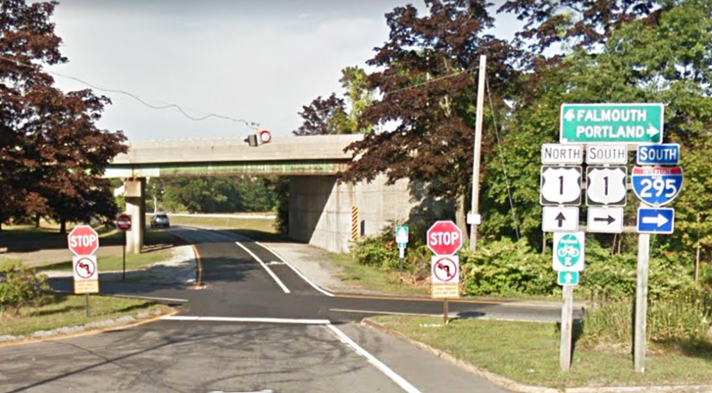 View of the I-295 overpass, looking north from Veranda Street.