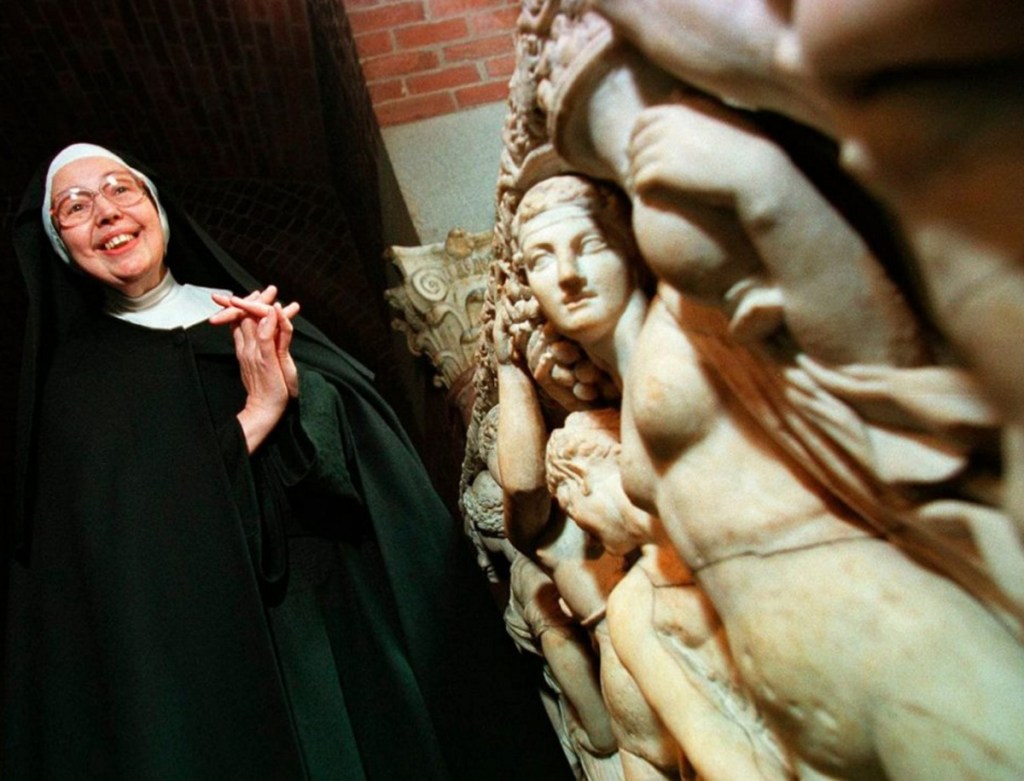 Sister Wendy Beckett, shown at the Isabella Stewart Gardner Museum in Boston in 1997, became an unlikely celebrity, known worldwide for her BBC programs on art history.