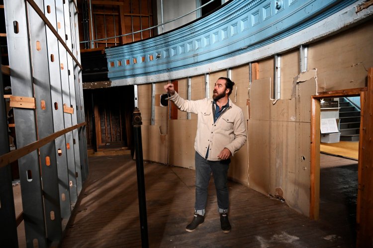 Matt Delamater, president of the board of the Norway Opera House Corp., talks about the ongoing restoration at the historic venue. 